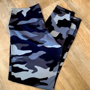 PINK Black/Grey Camo Stretch Leggings GUC L